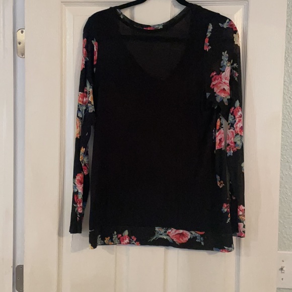 Top - Picture 2 of 2